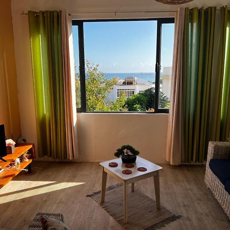 Апартаменты Cosy Seaview Pointe aux Sable Экстерьер фото